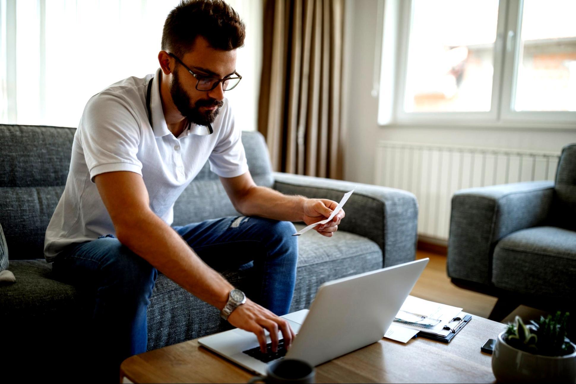 Echipa Glimoraent pregătită să răspundă la întrebările tale