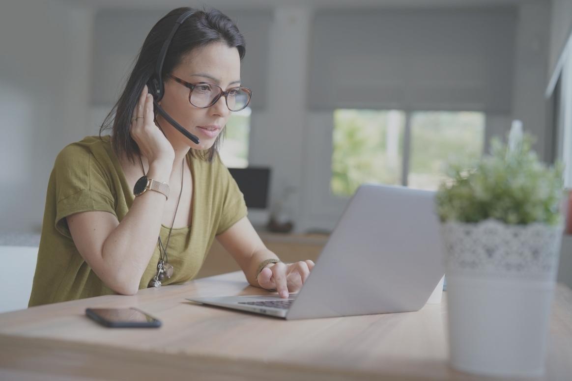 Participanți la un webinar Glimoraent, interacțiune în timp real