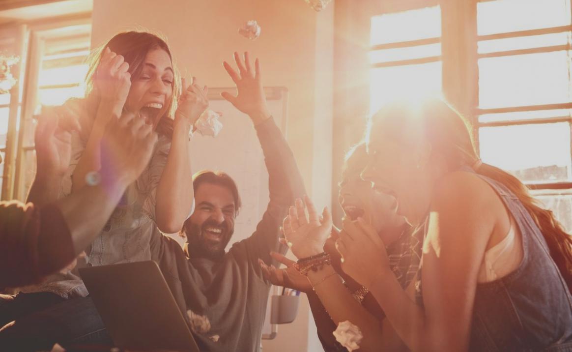 Persoană care lucrează la optimizarea conținutului unui site